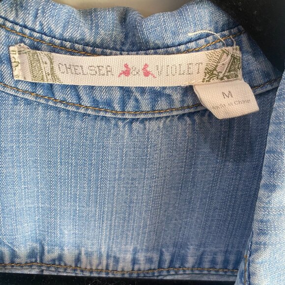 Chelsea & Violet | Chambray Distressed Button-Down Shirt | Size Medium Women's - Picture 10 of 16